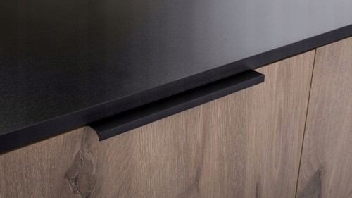 Komoda-z-3-trzema-szufladami-2-drzwi-140cm-dab-viking-czarny-Kod-producenta-lati.jpg